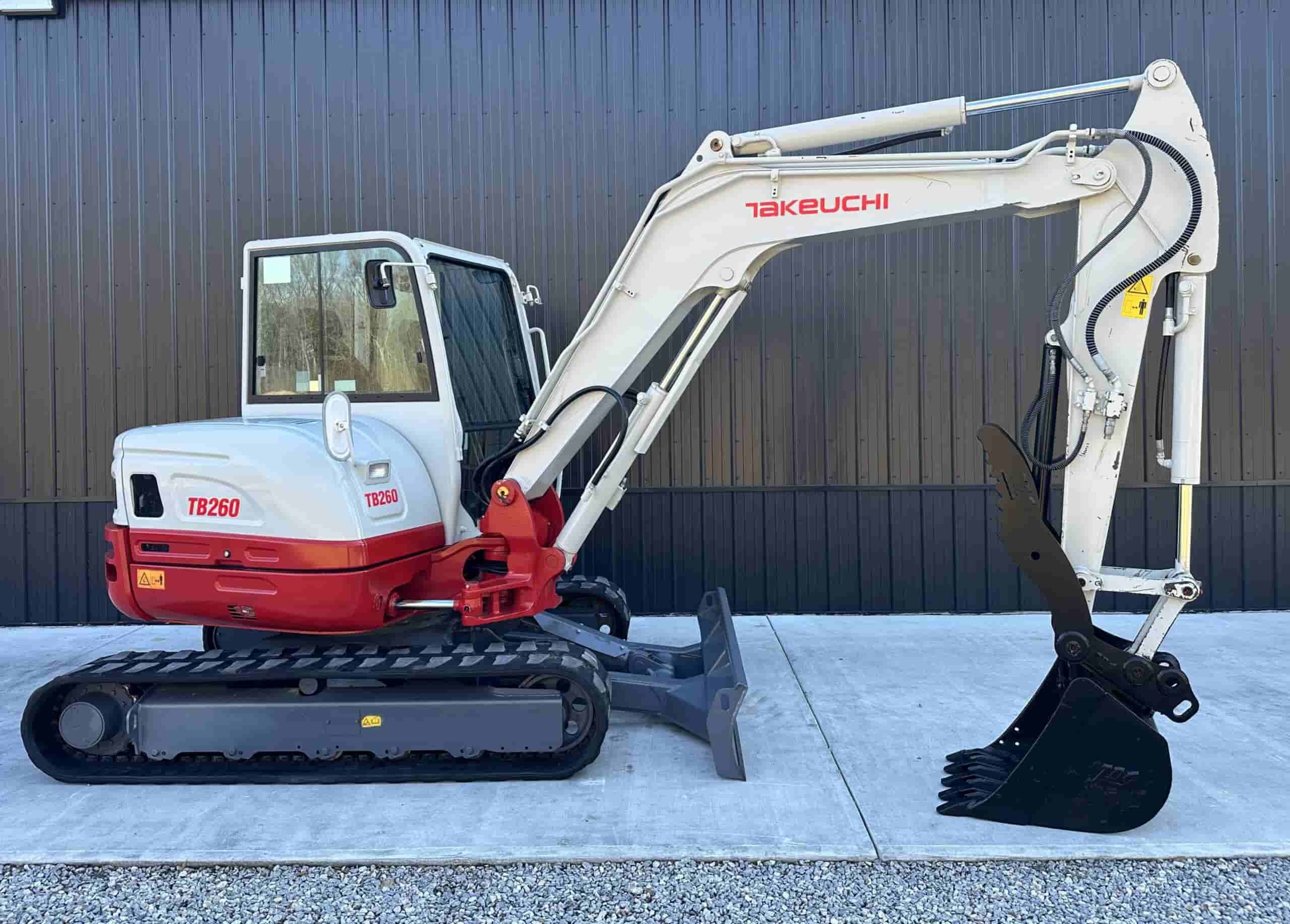 2018 TAKEUCHI TB260
